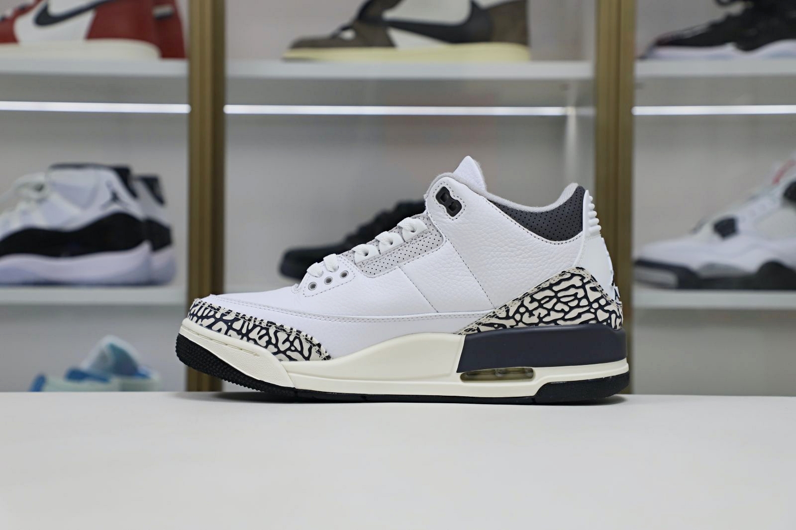 Jordan Air Jordan 3 Retro Hide N Sneak（DK6665-100）