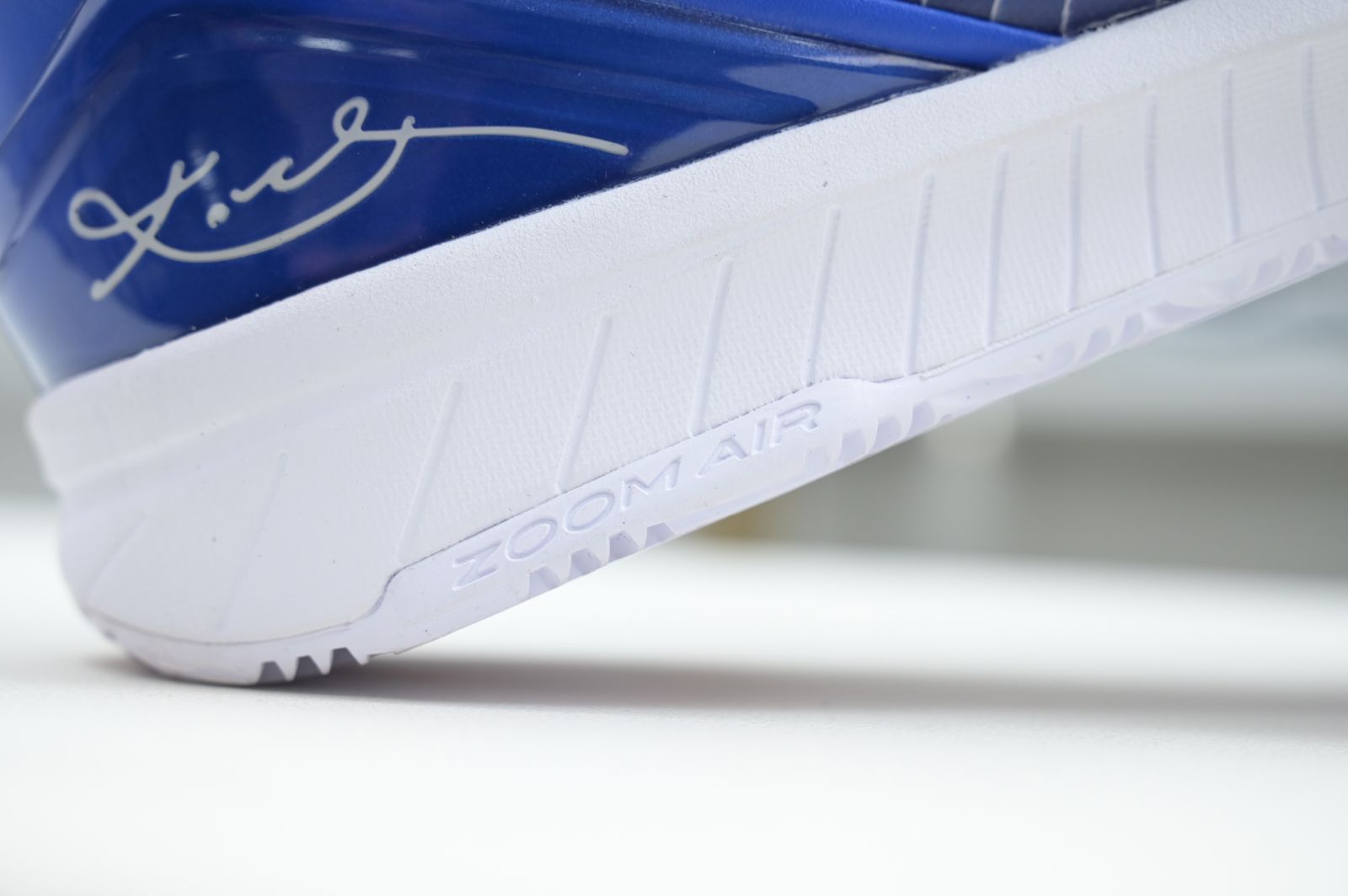 Nike Zoom Kobe 4 Protro