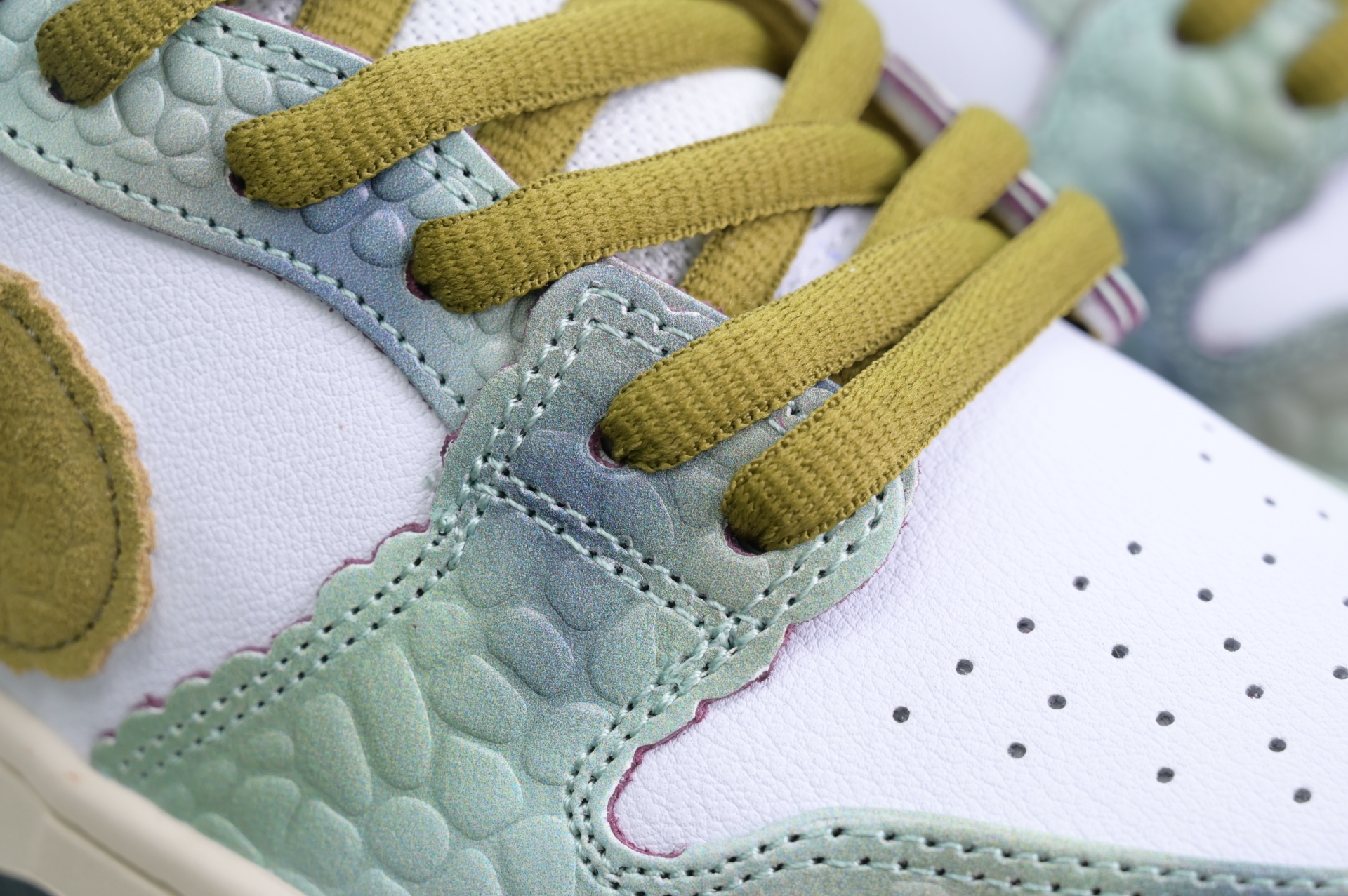 Alexis Sablone x Nike Dunk SB Low