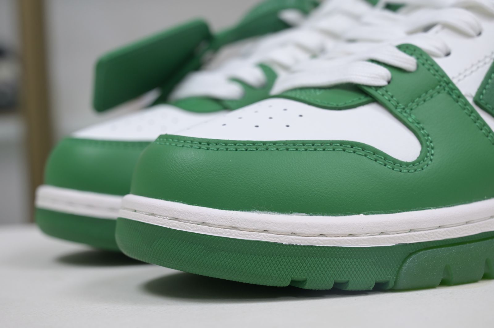 OFF-WHITE Ous Of Office