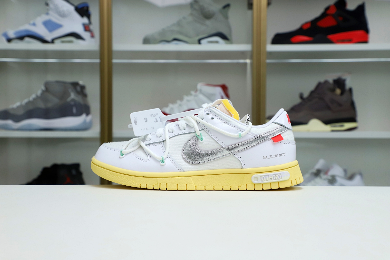 Off-White x Nike Dunk Low 