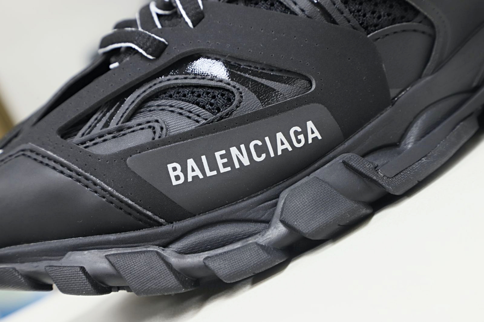 Balenciaga  Track（LED）