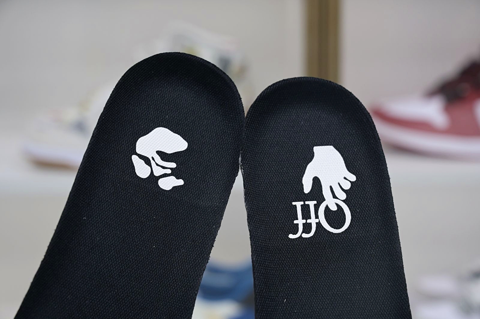 OFF-WHITE Ous Of Office