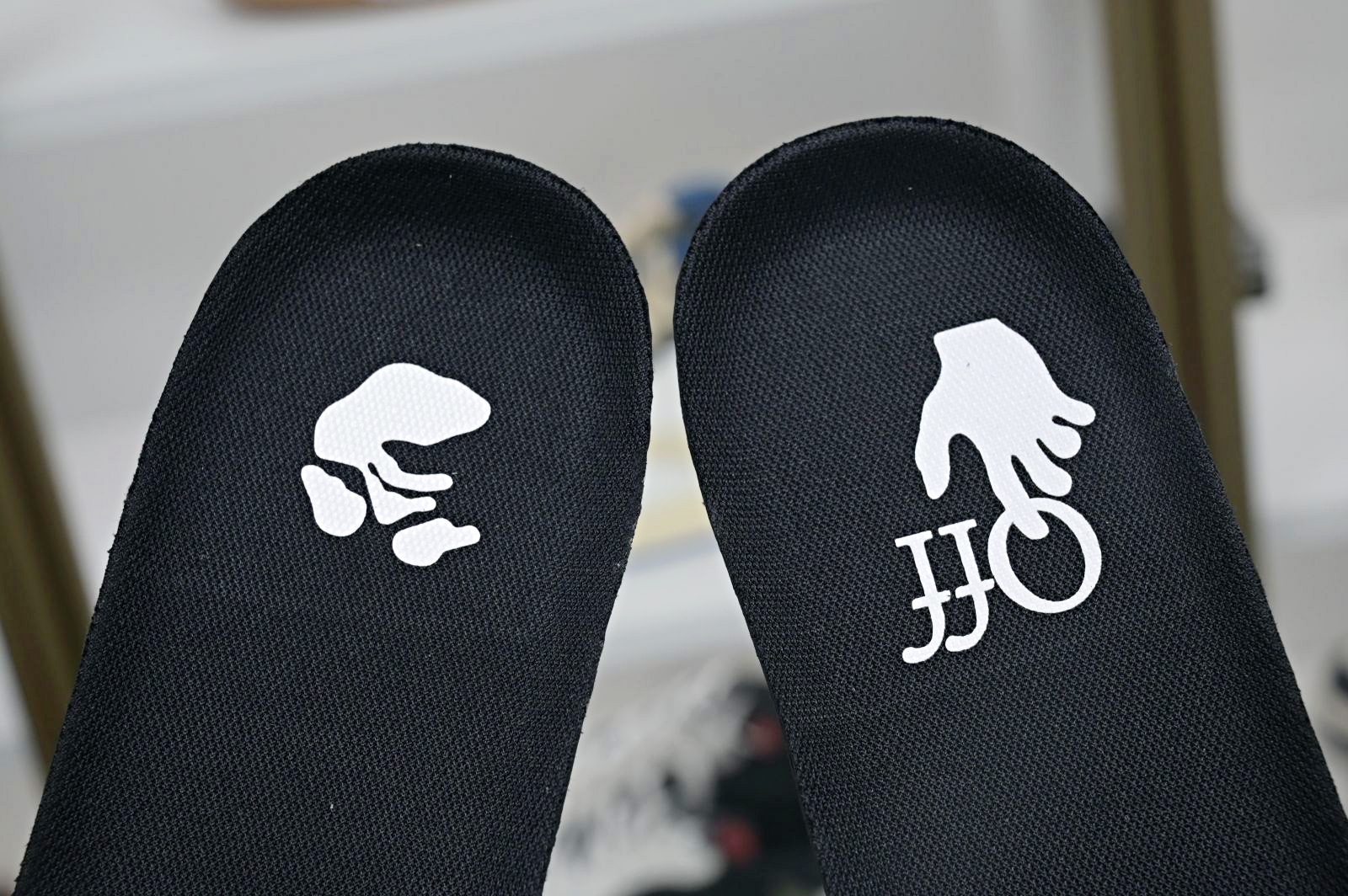 OFF-WHITE Ous Of Office