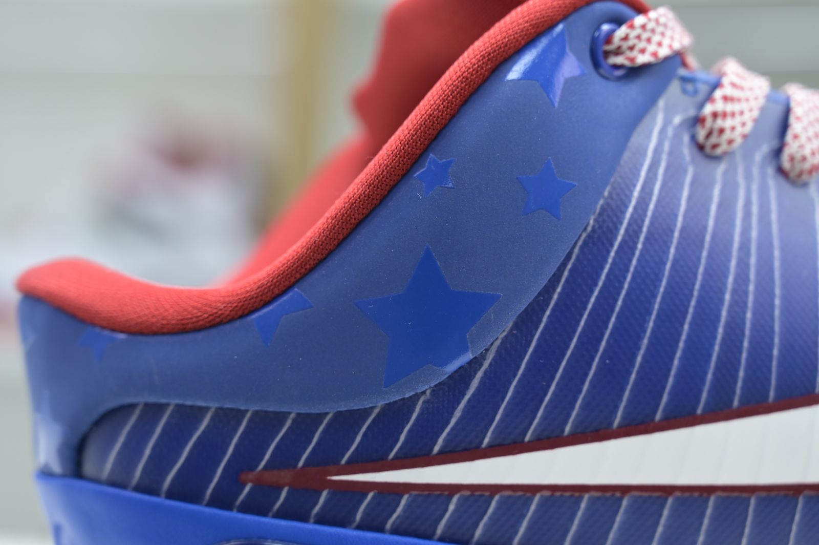 Nike Zoom Kobe 4 Protro