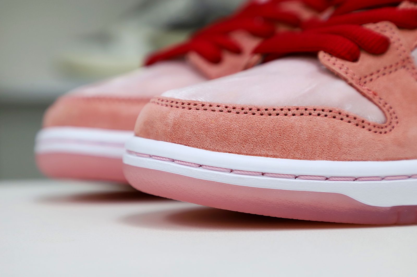STRANGELOVE X DUNK LOW SB 'VALENTINE'S DAY'