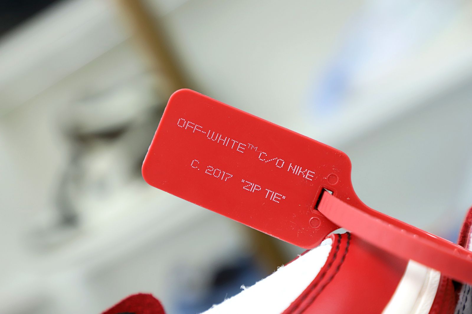 OFF-WHITE X AIR JORDAN 1 RETRO HIGH OG 'CHICAGO'