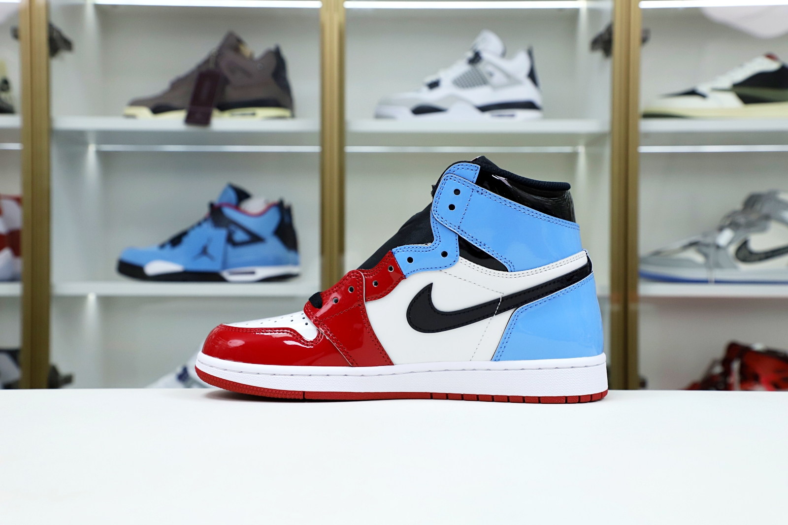 AIR JORDAN 1 RETRO HIGH OG 'FEARLESS'