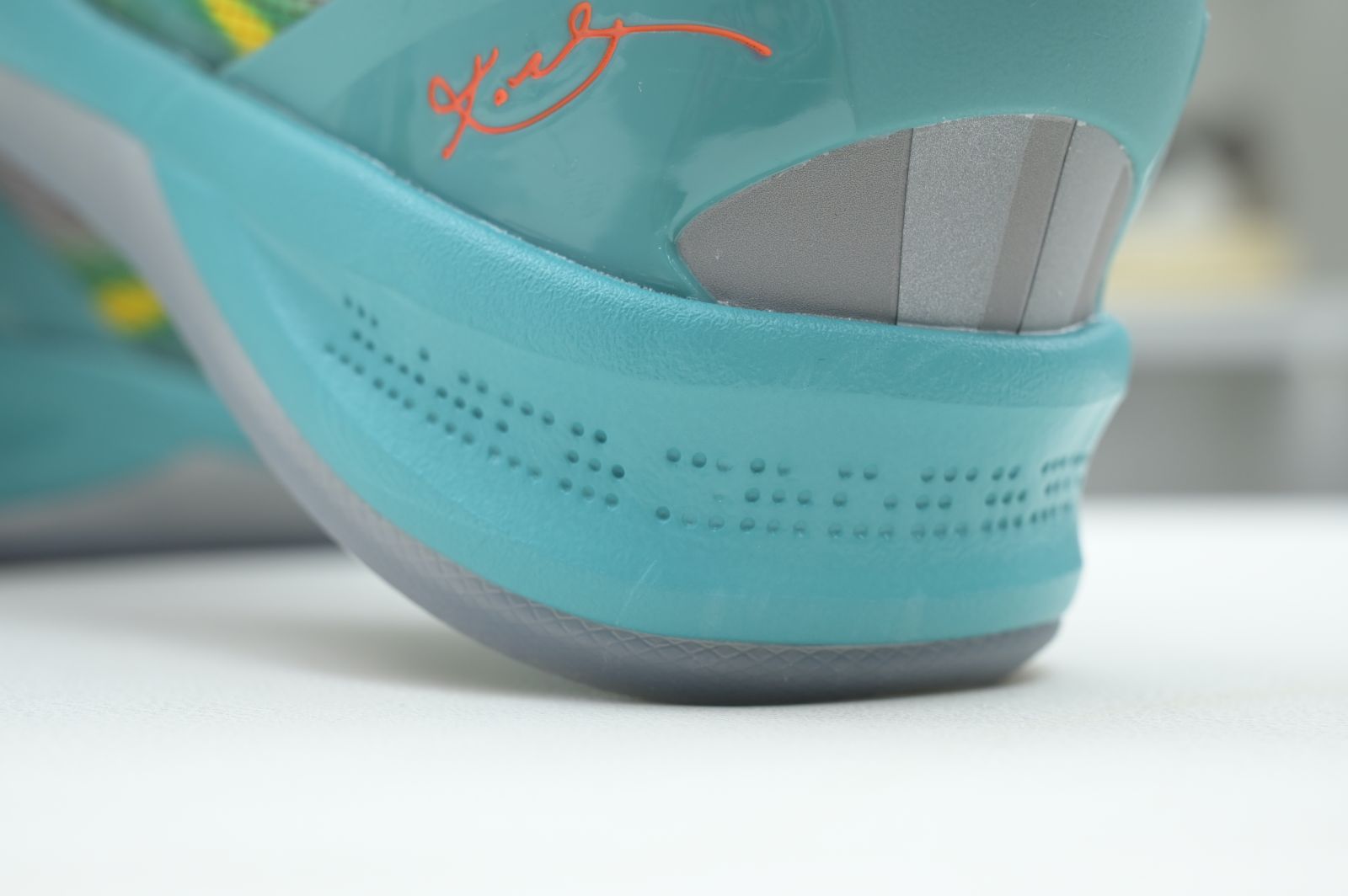 Nike Kobe 8 Protro“Venice Beach”  2024