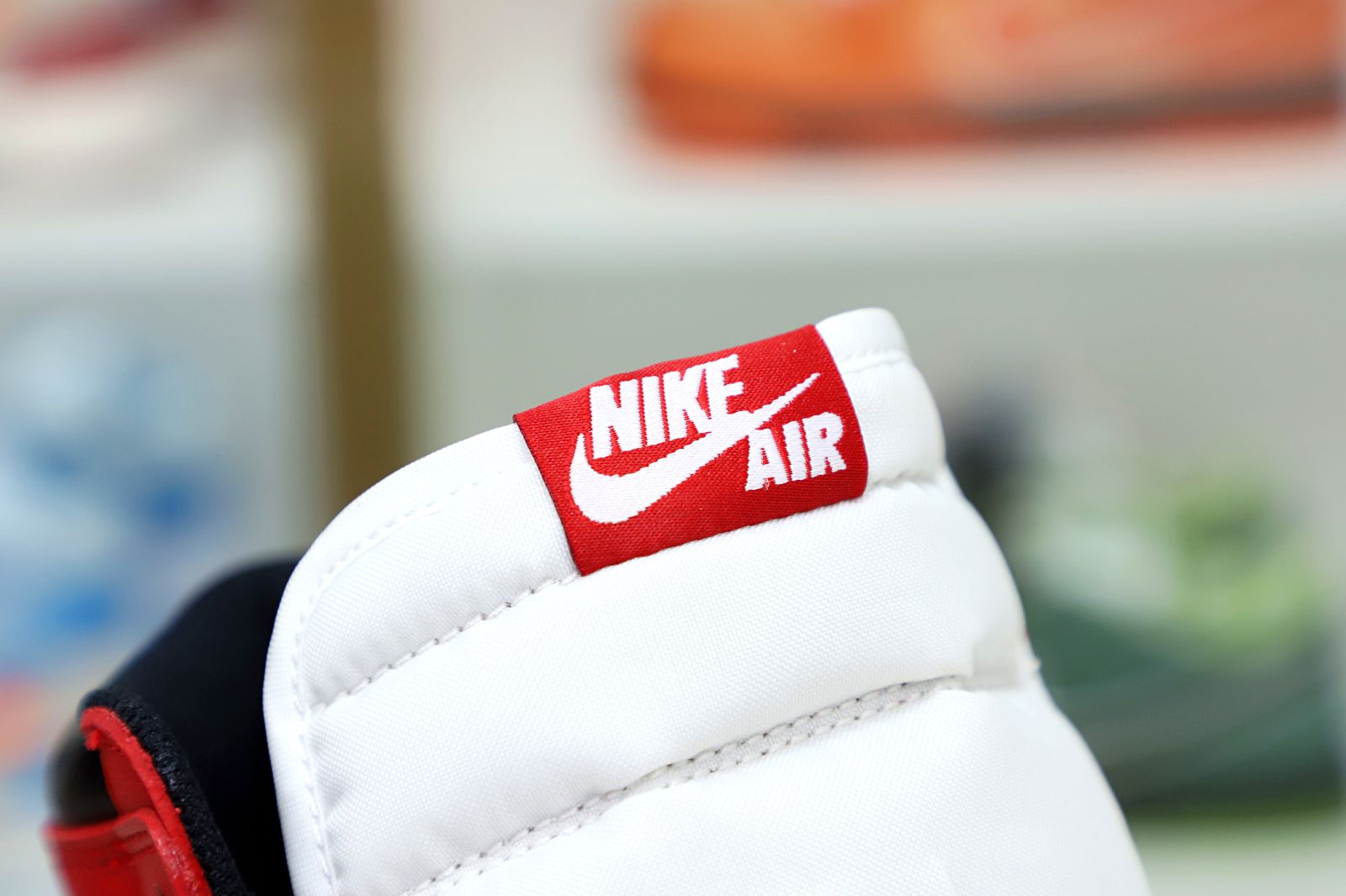 AIR JORDAN 1 RETRO HIGH OG 'CHICAGO' 2015