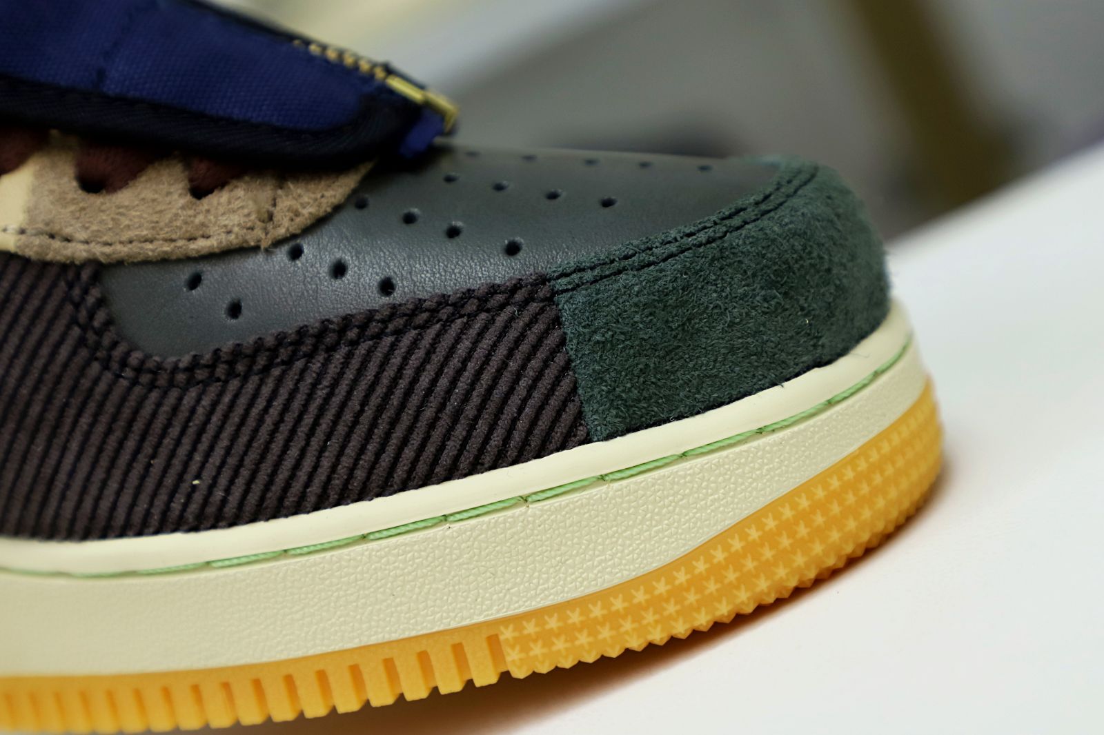 TRAVIS SCOTT X AIR FORCE 1 LOW 'CACTUS