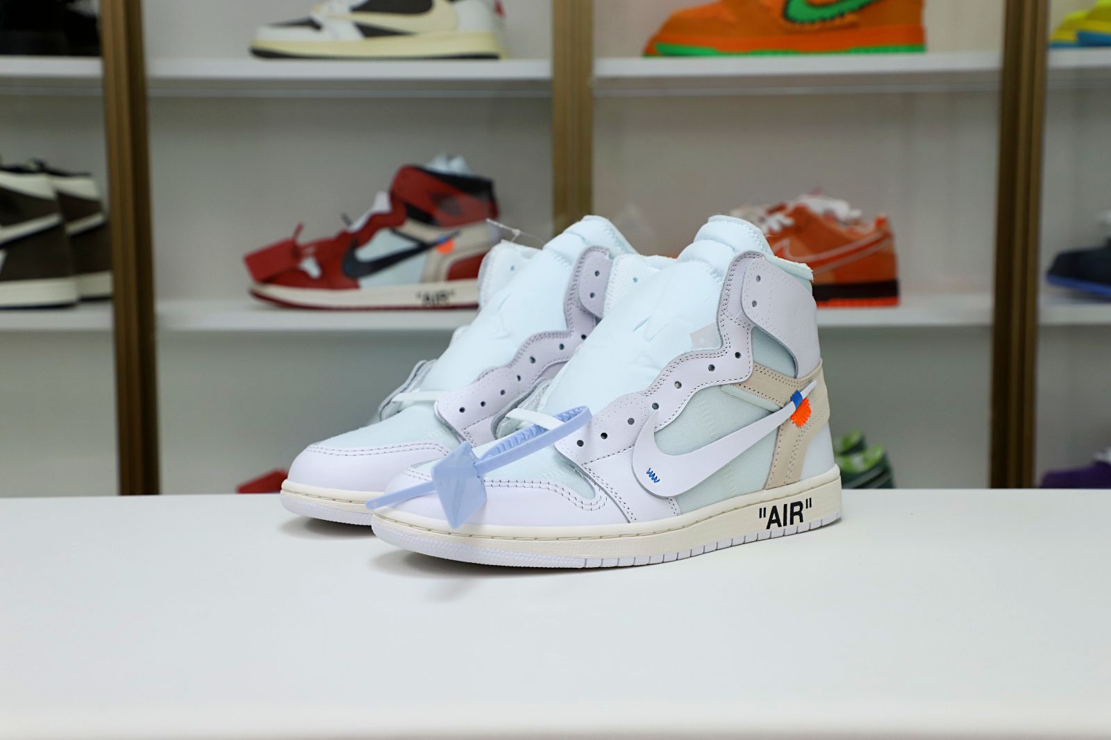 OFF-WHITE X AIR JORDAN 1 RETRO HIGH OG 'WHITE' 2018