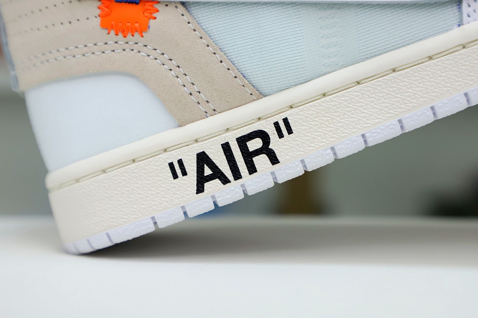 OFF-WHITE X AIR JORDAN 1 RETRO HIGH OG 'WHITE' 2018
