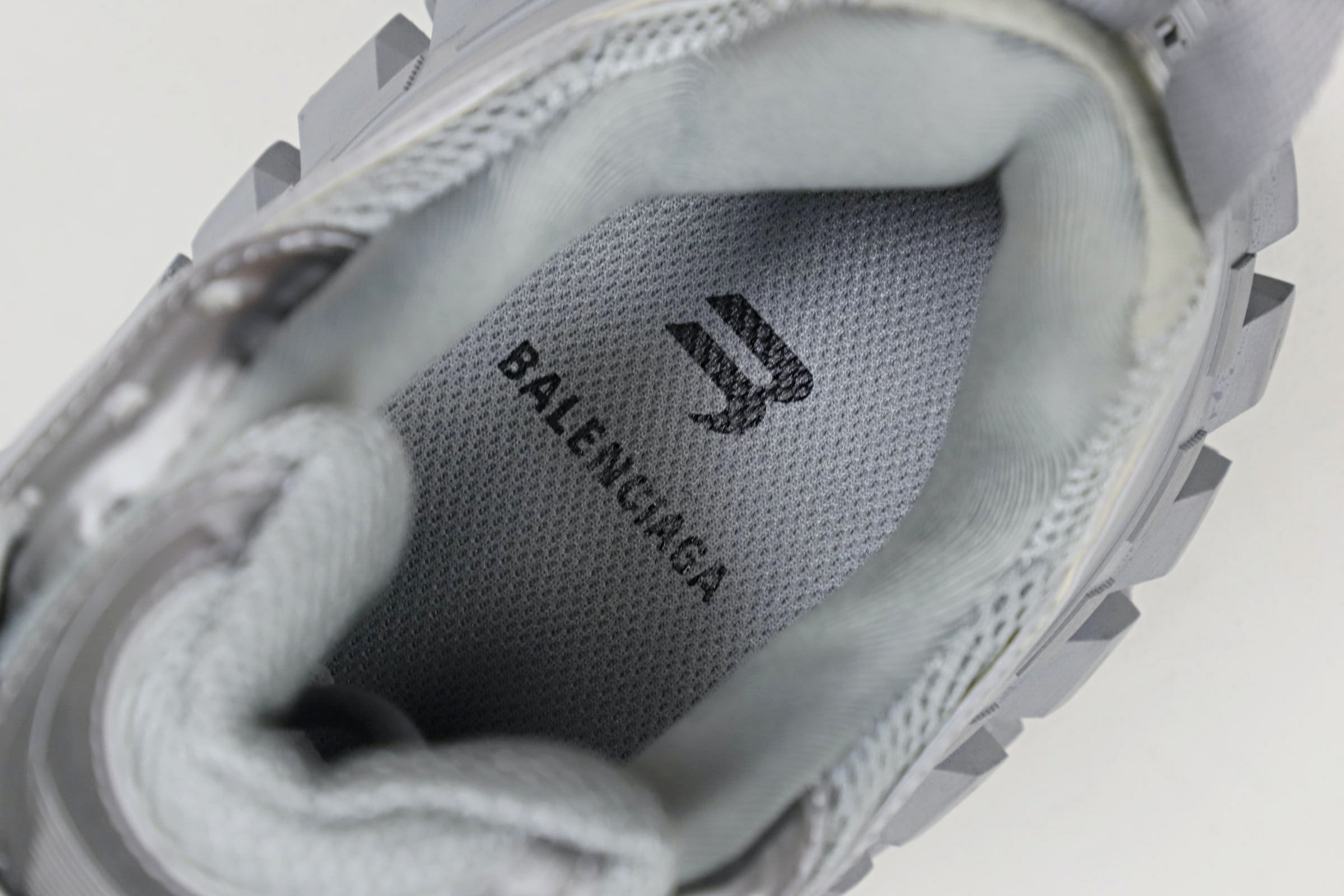 Balenciaga  Defender