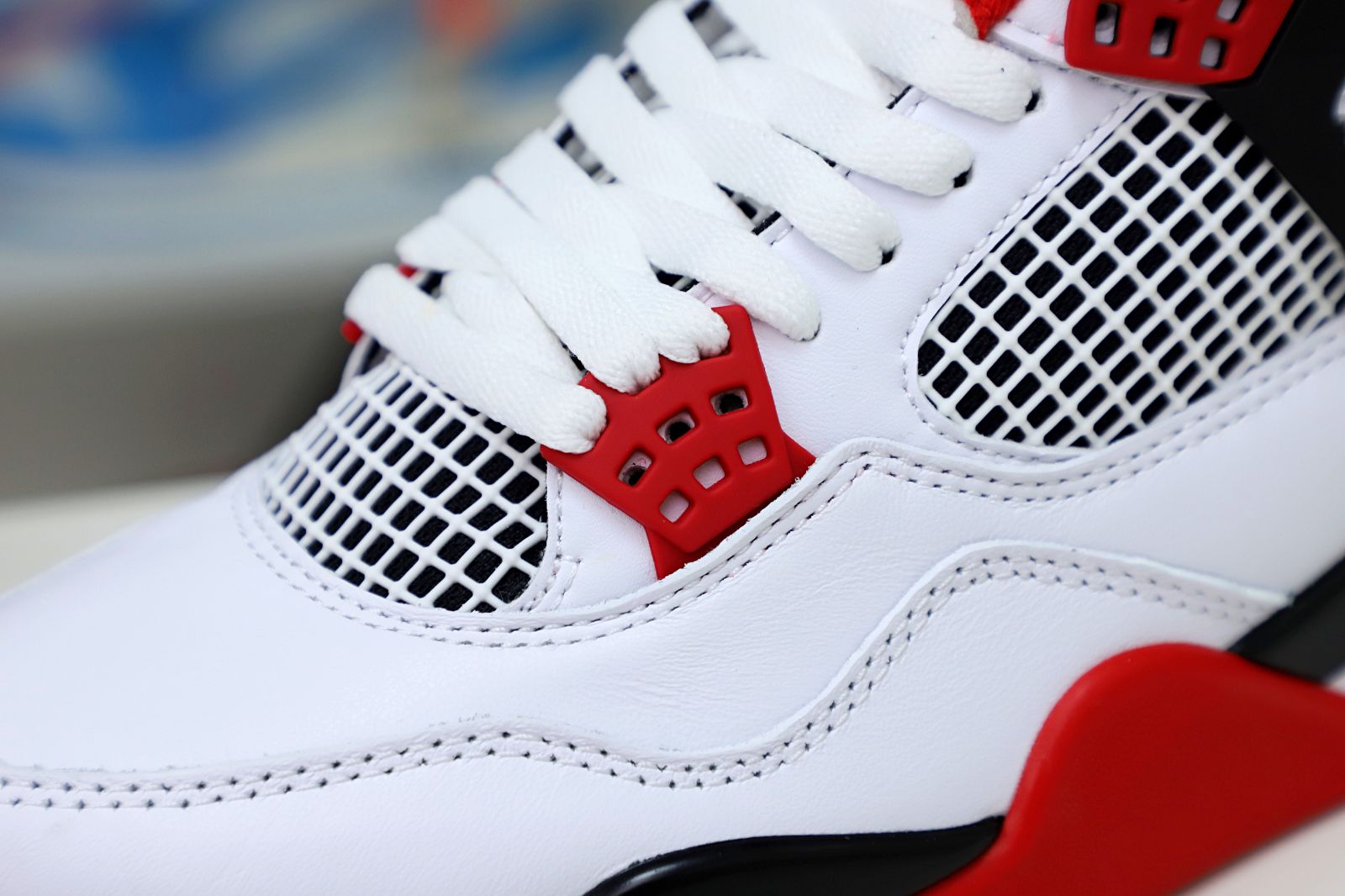 AIR JORDAN 4 RETRO 'FIRE RED' 2012