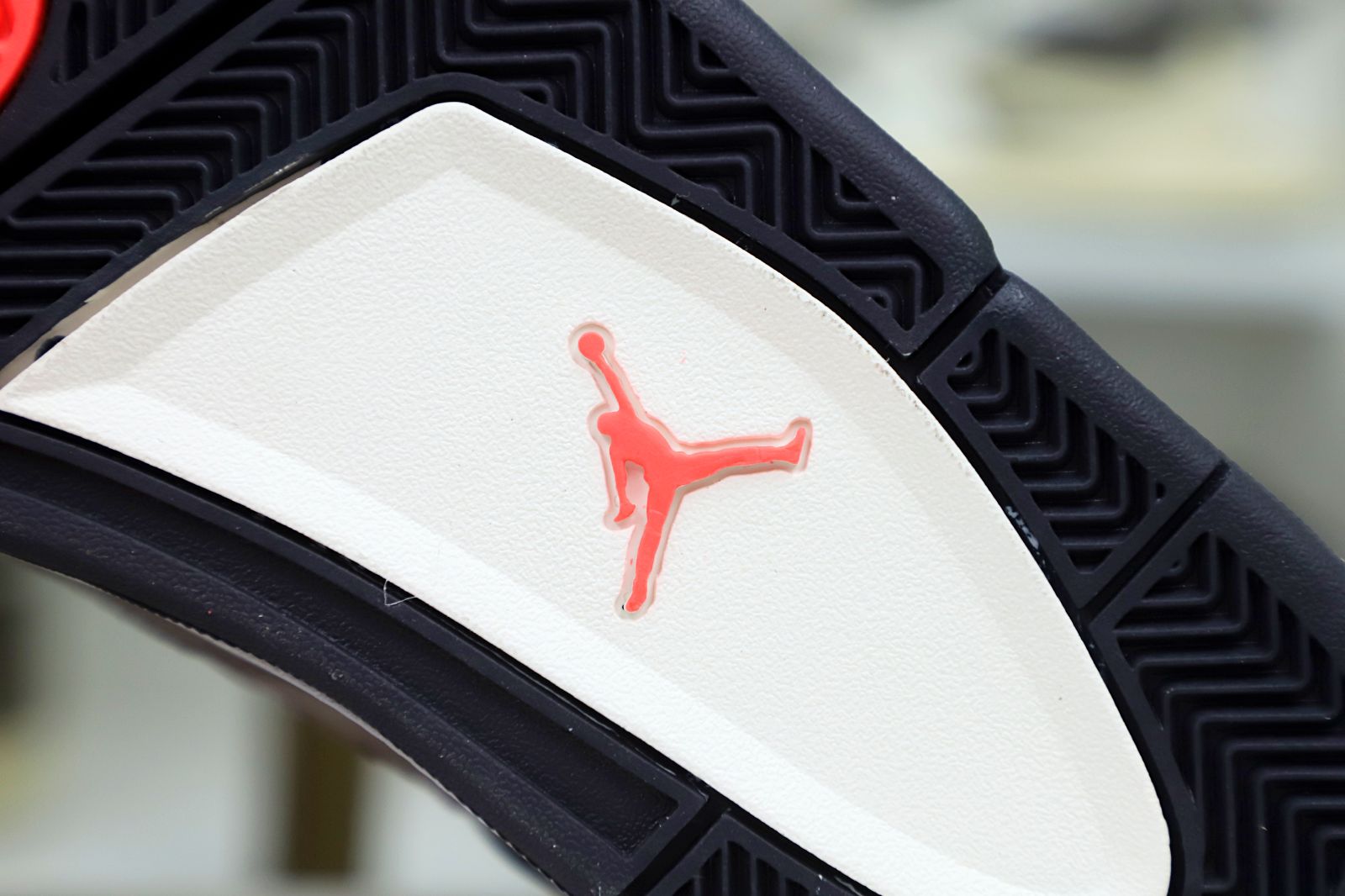 AIR JORDAN 4 RETRO 'TAUPE HAZE'