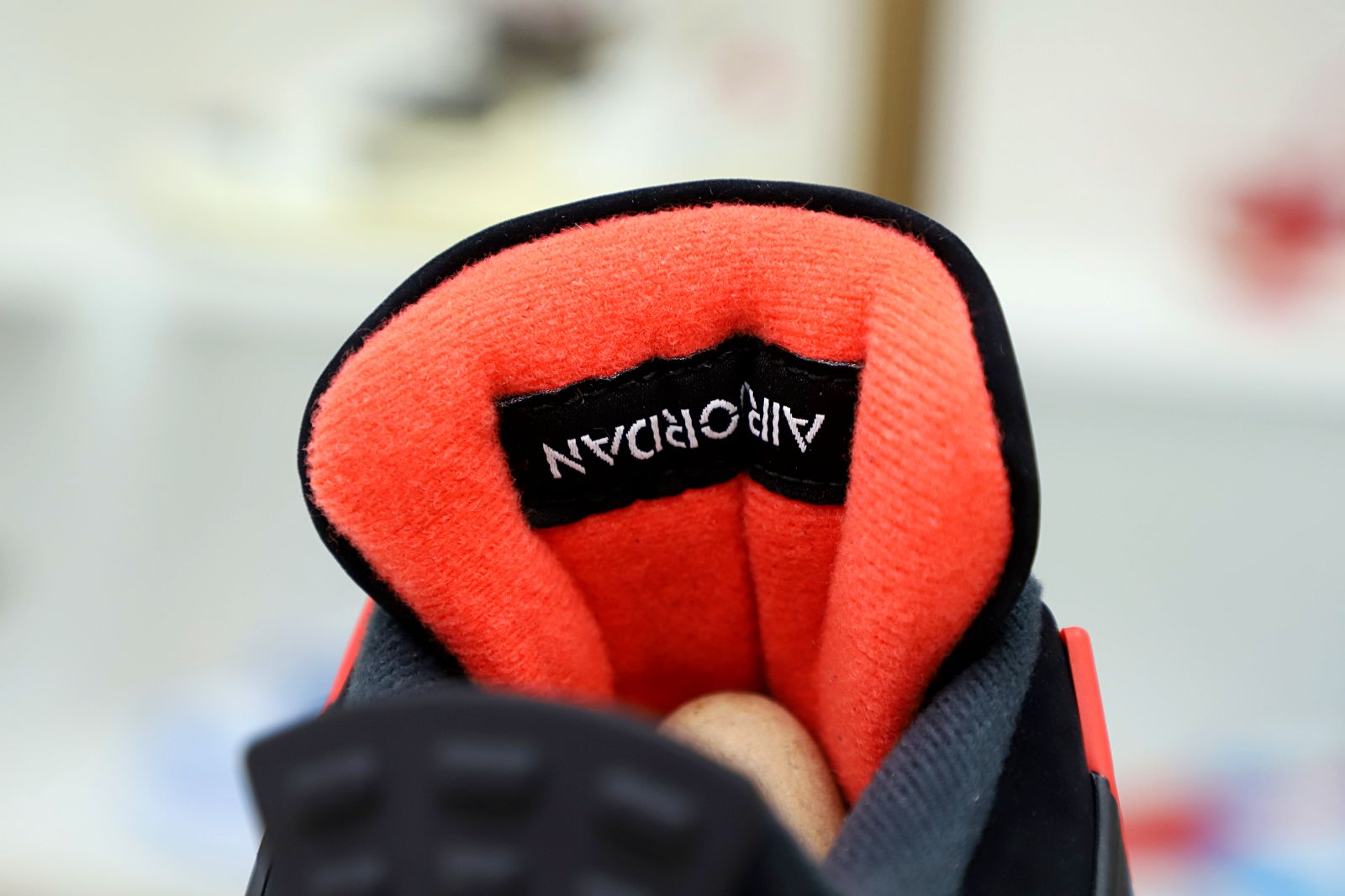 AIR JORDAN 4 RETRO 'RED THUNDER'