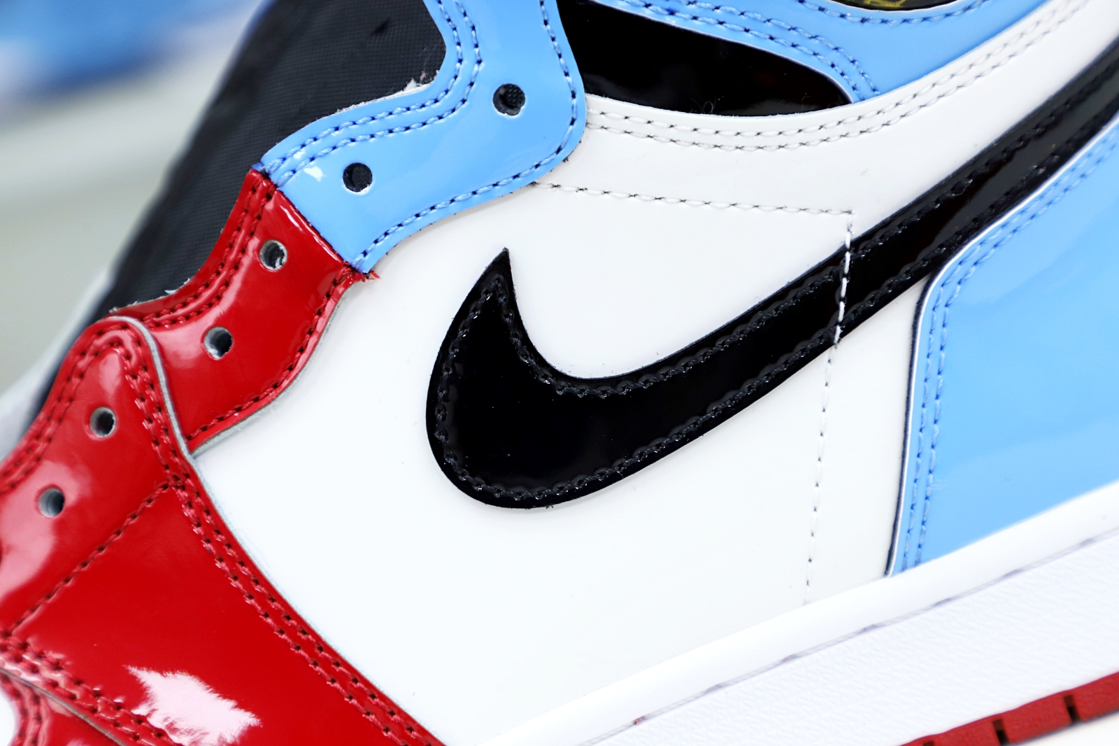 AIR JORDAN 1 RETRO HIGH OG 'FEARLESS'