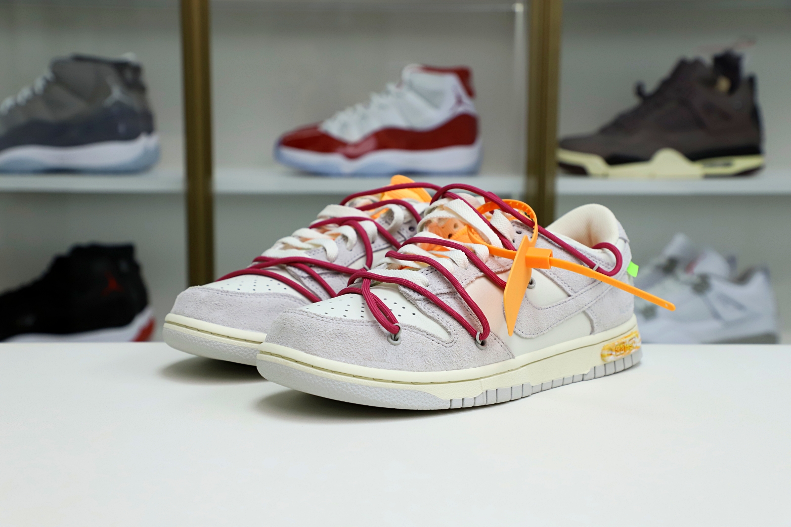 Off-White x Nike Dunk Low