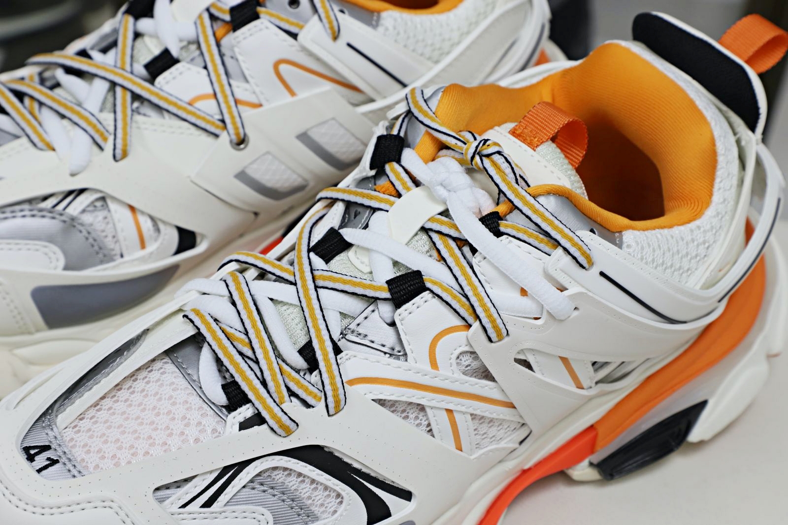 Balenciaga  Track（LED）