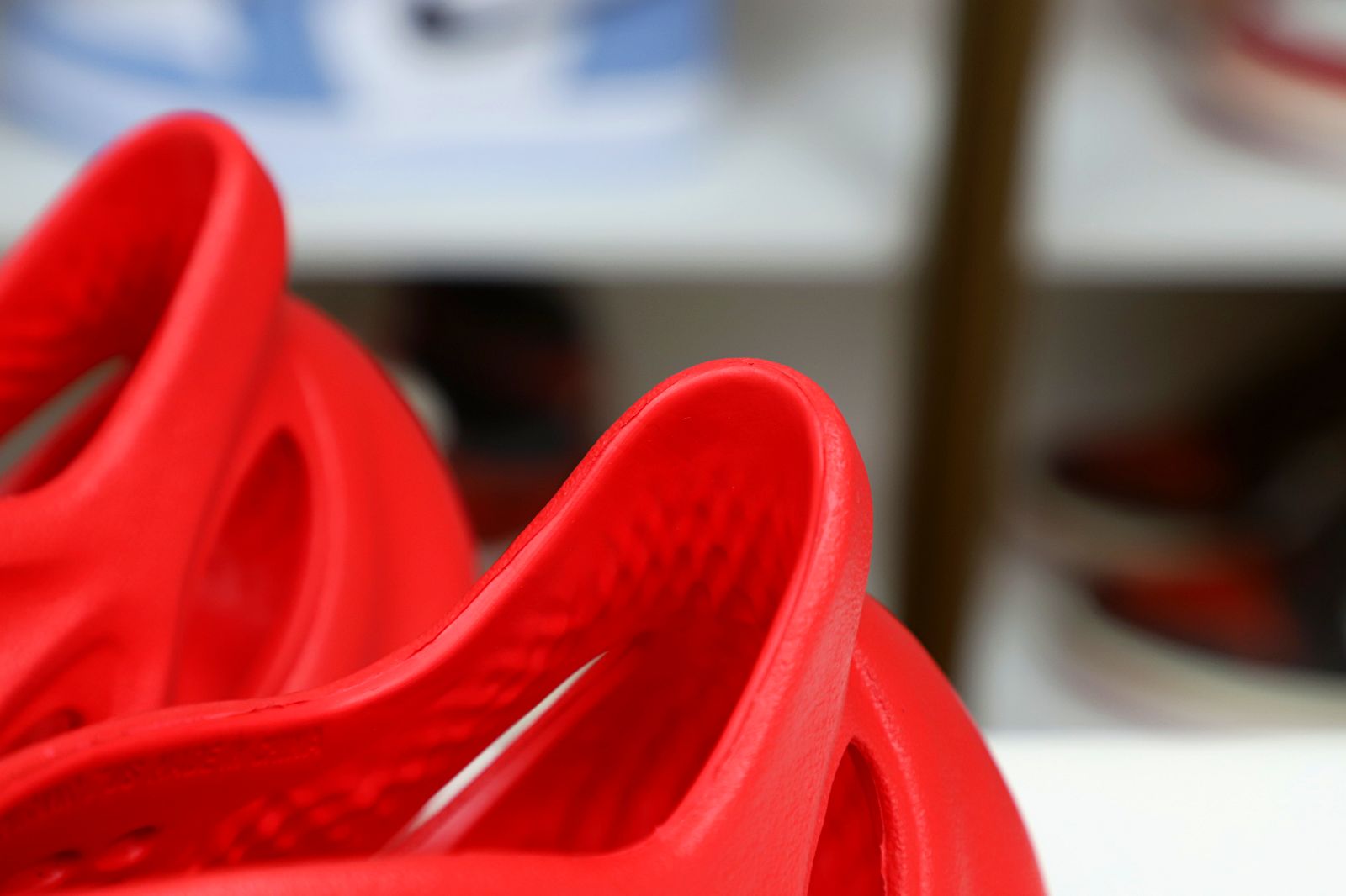 YEEZY FOAM RUNNER 'VERMILION'