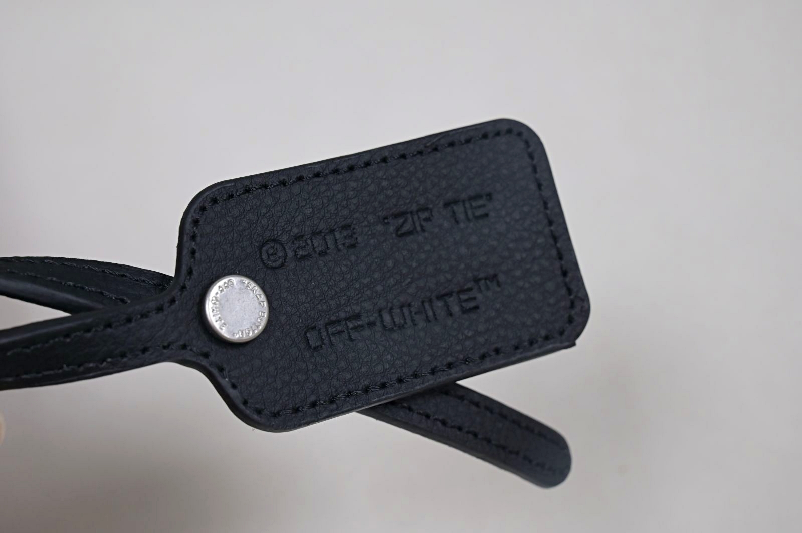 OFF-WHITE Ous Of Office