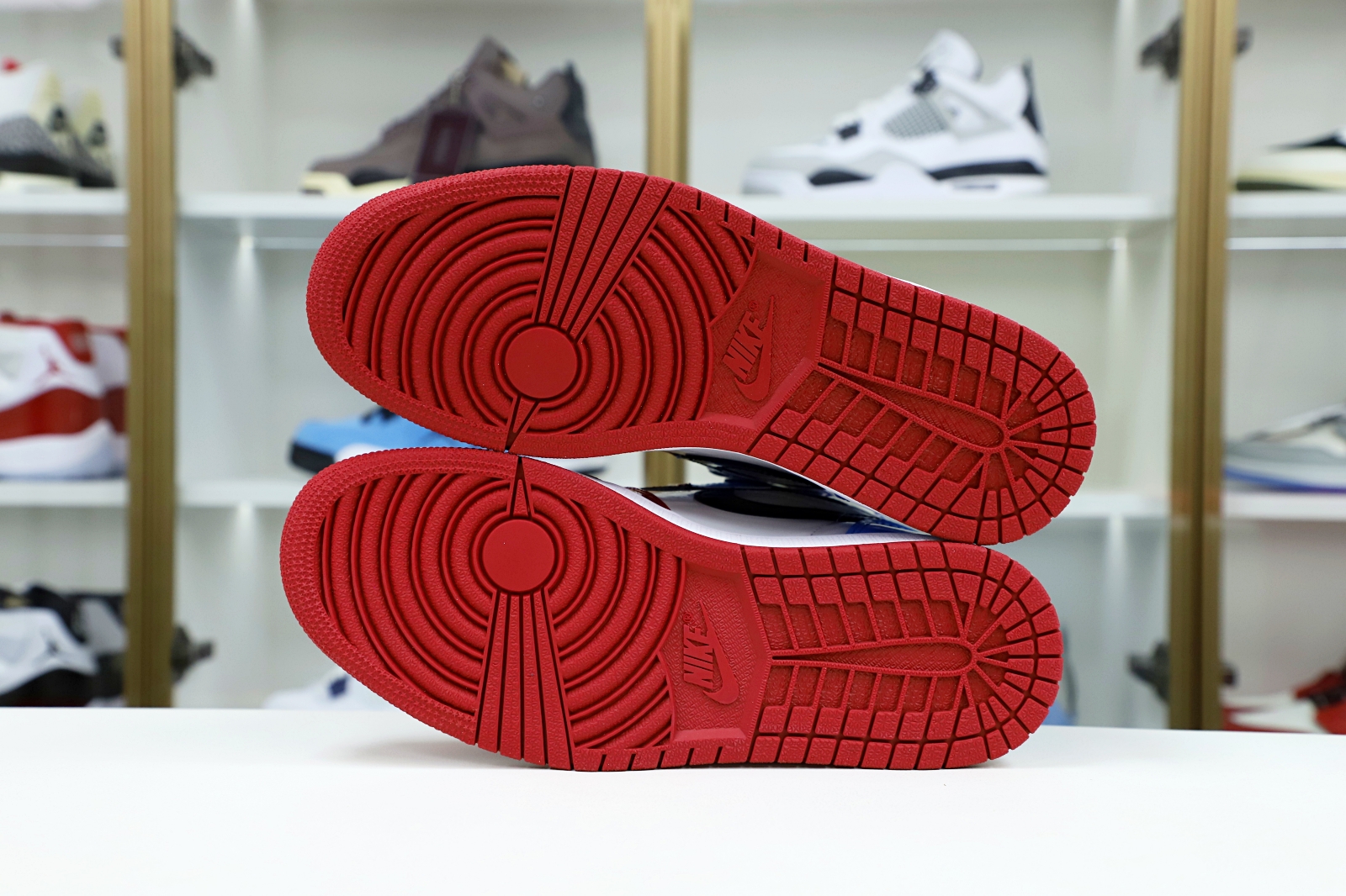 AIR JORDAN 1 RETRO HIGH OG 'FEARLESS'