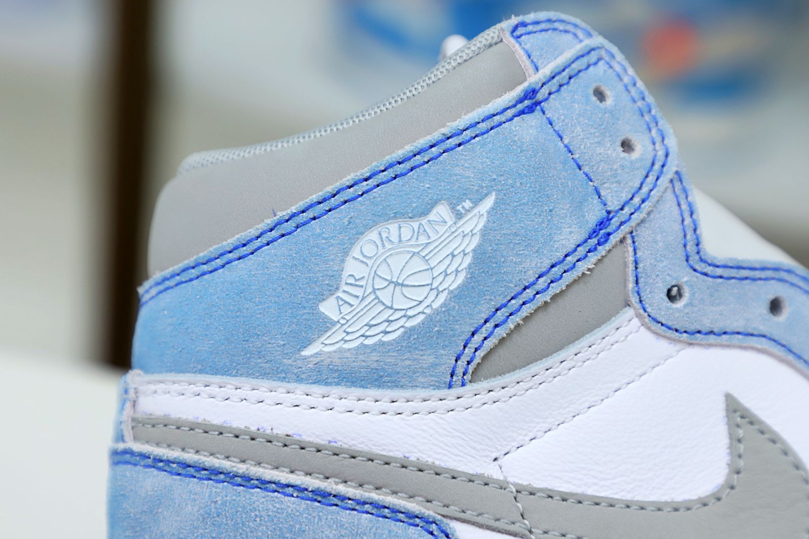 AIR JORDAN 1 RETRO HIGH OG 'HYPER ROYAL'