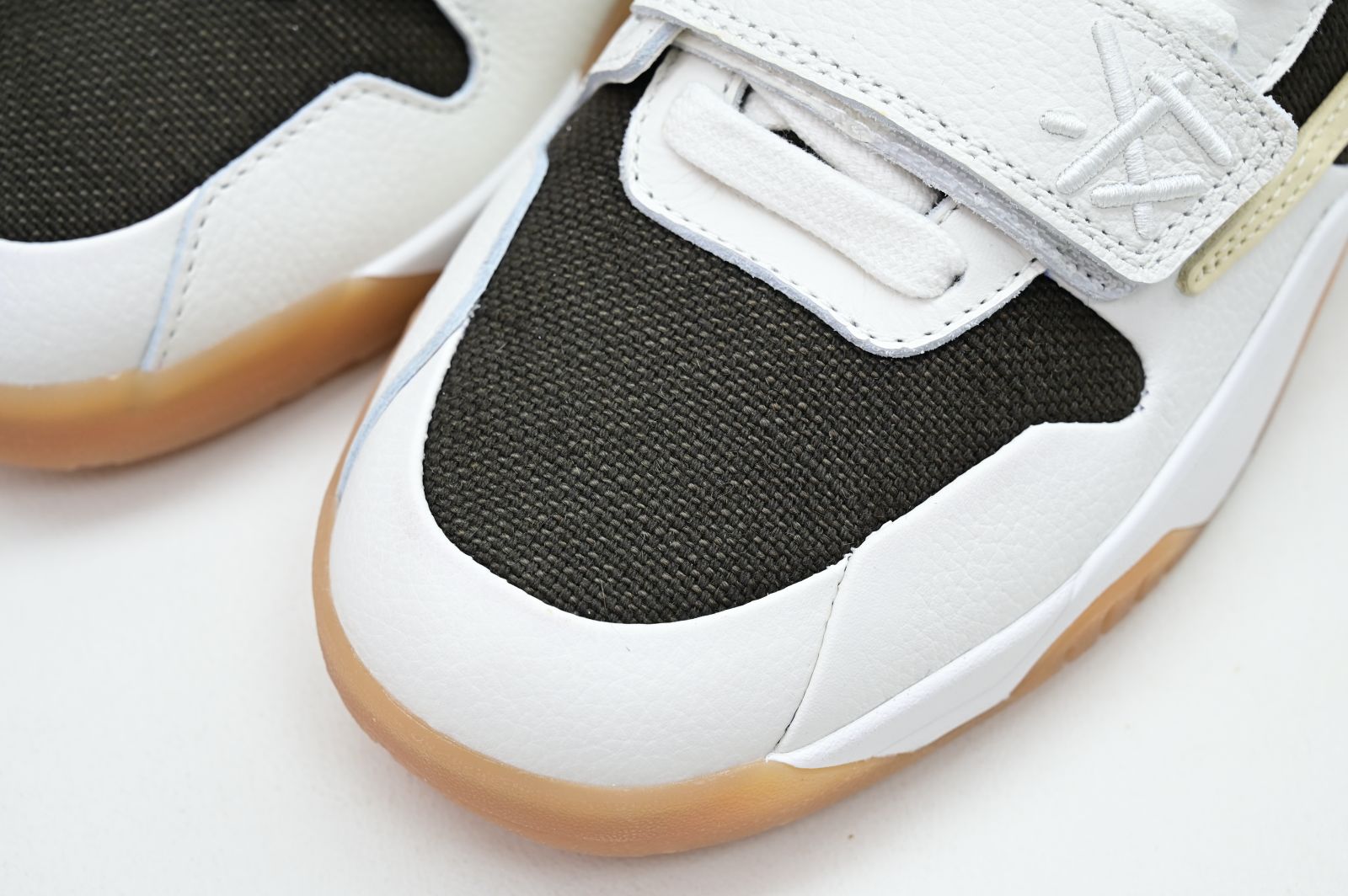 Travis Scott x Jordan Executive The Check