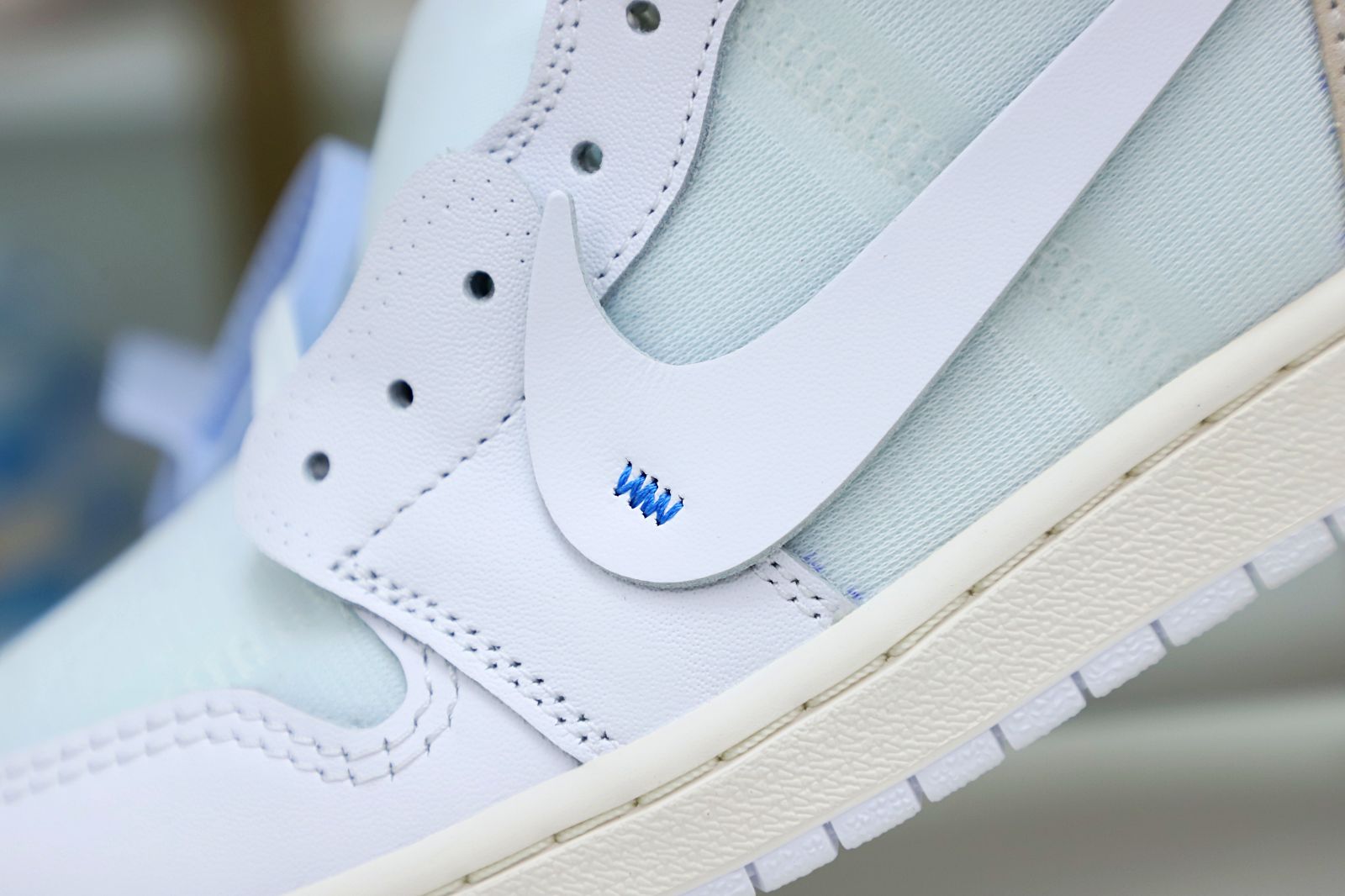 OFF-WHITE X AIR JORDAN 1 RETRO HIGH OG 'WHITE' 2018