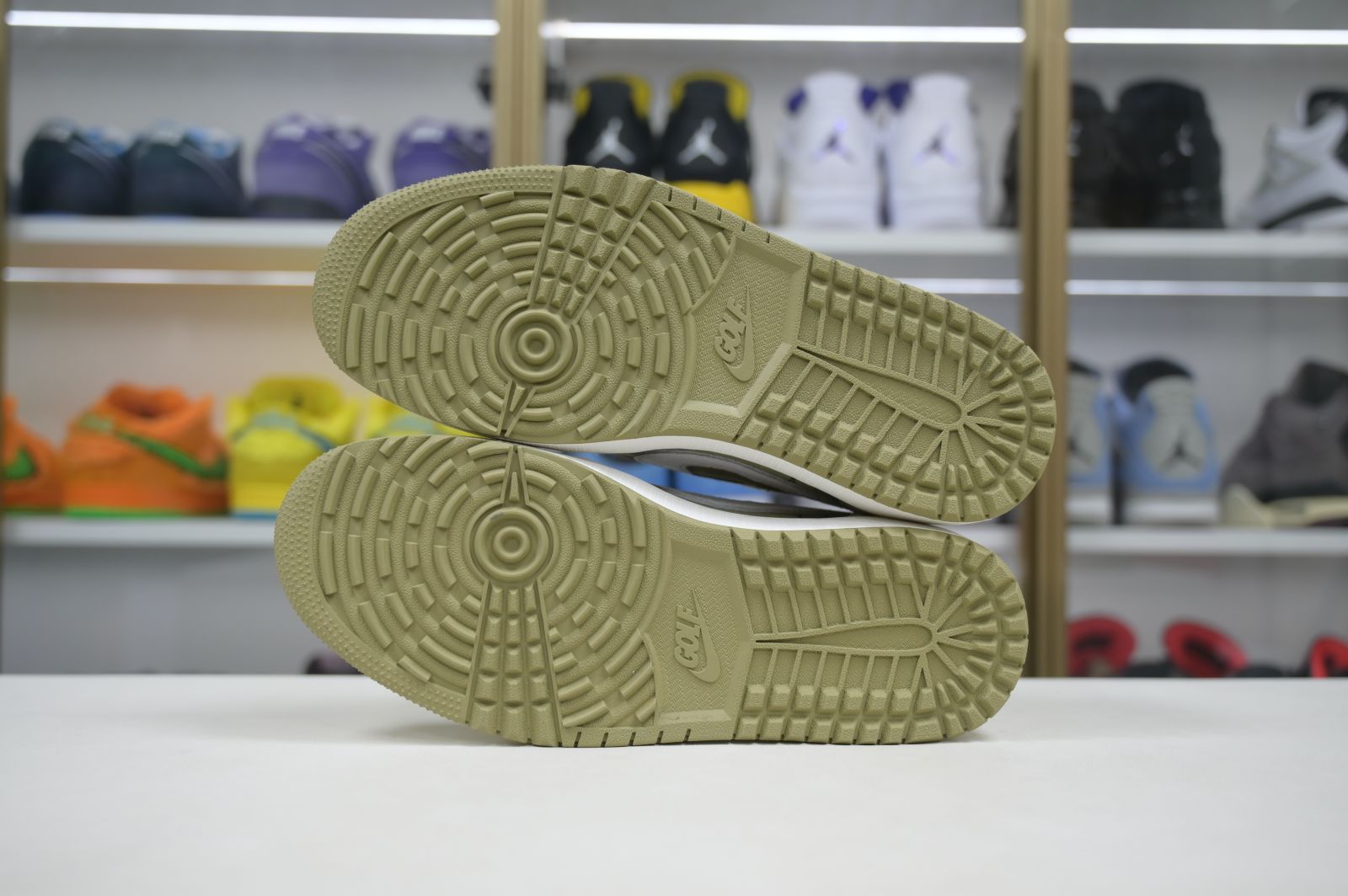 Travis Scott x Air Jordan 1  Low Golf 6.0