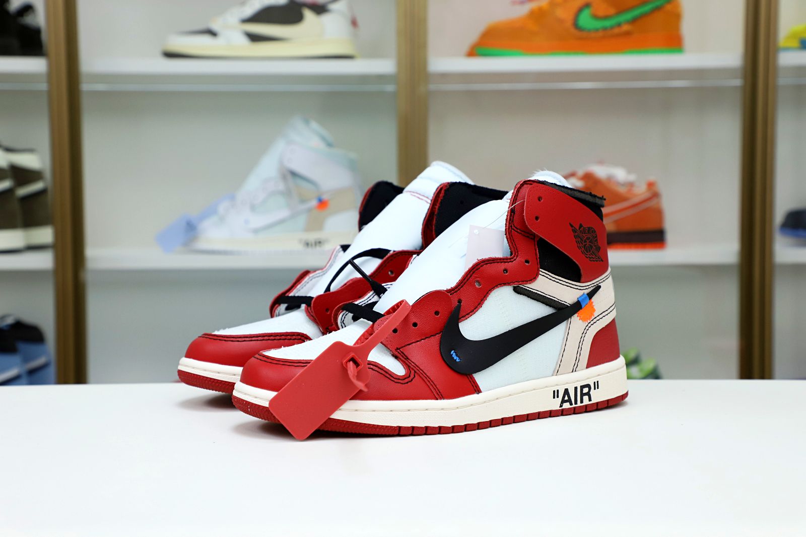 OFF-WHITE X AIR JORDAN 1 RETRO HIGH OG 'CHICAGO'