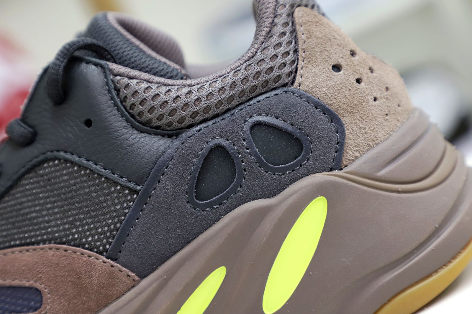 YEEZY BOOST 700 'MAUVE'