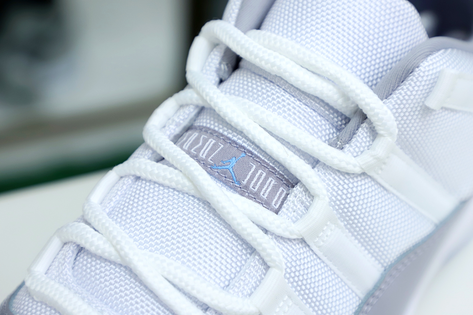 Air Jordan 11 Retro Low 