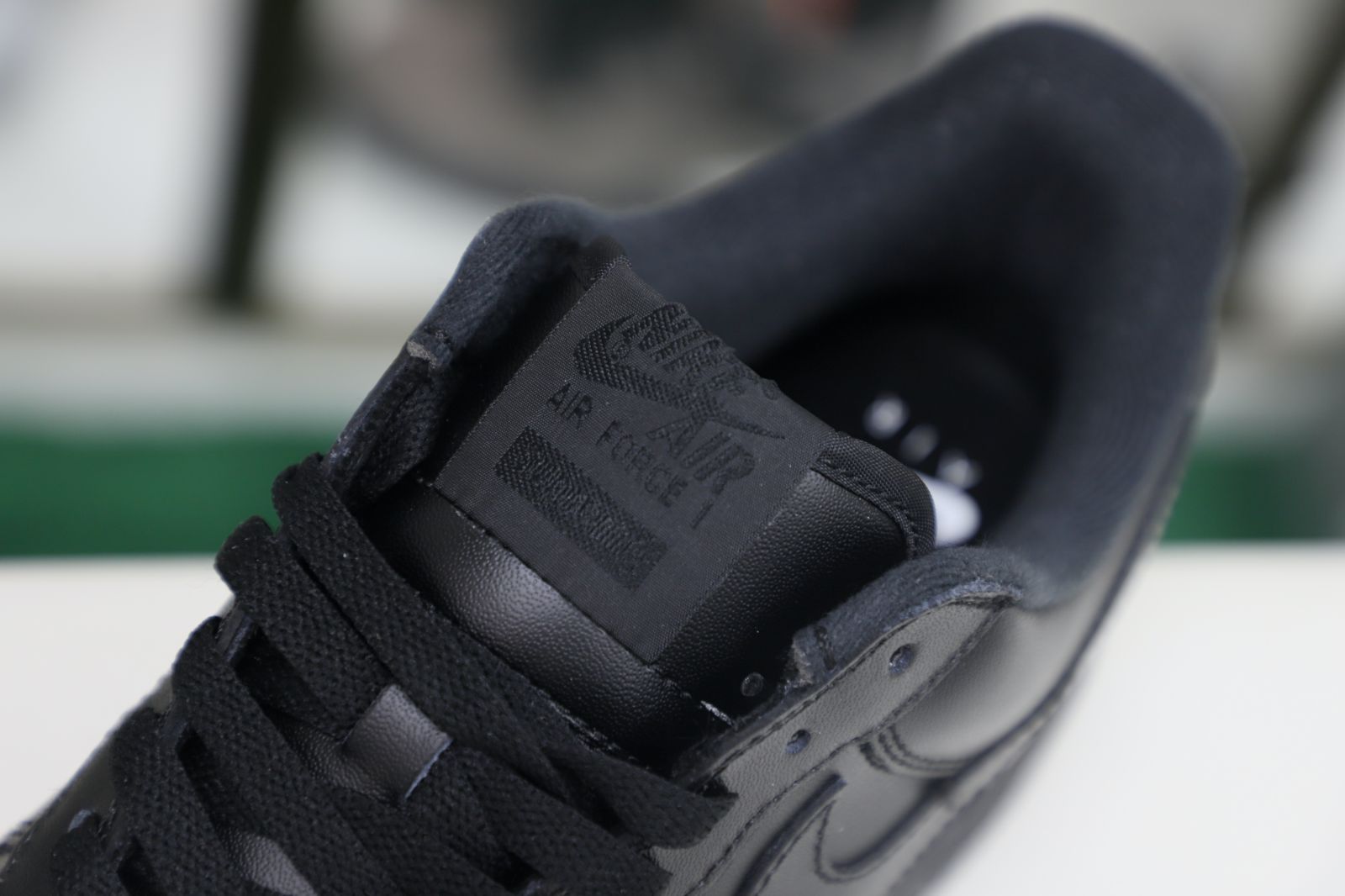 Supreme Nike Air Force 1 Low 