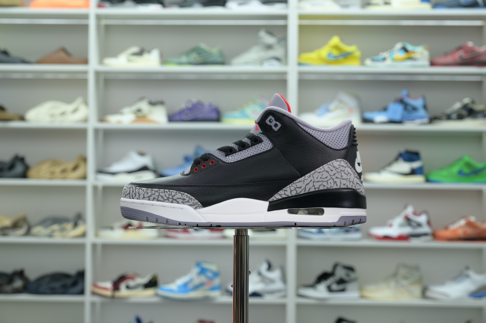Air Jordan 3“Black Cement Reimagined”