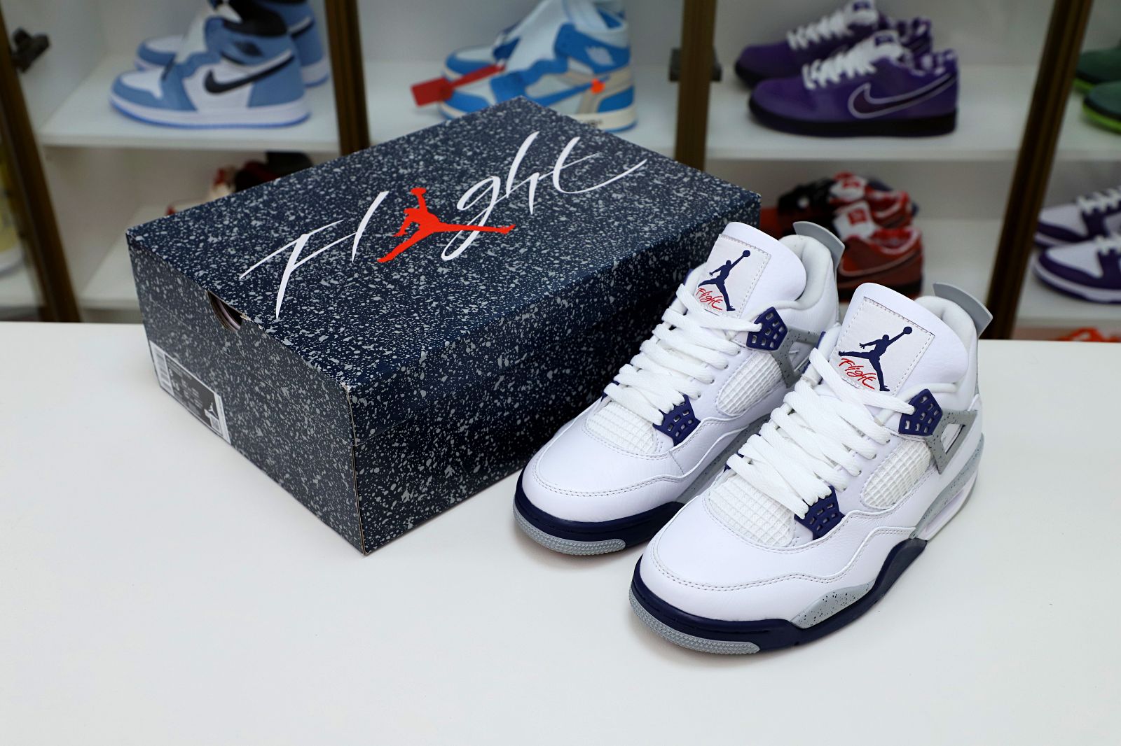 AIR JORDAN 4 RETRO