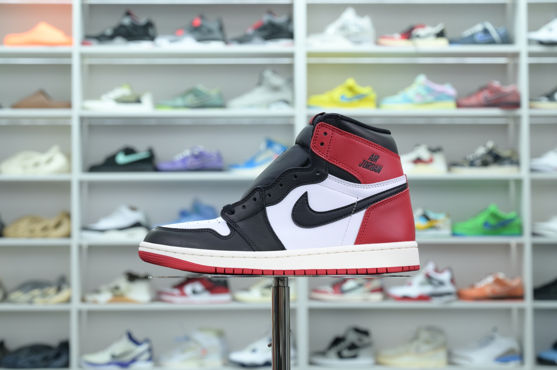 Jordan Air Jordan 1High OG“Black Toe Reimagined”