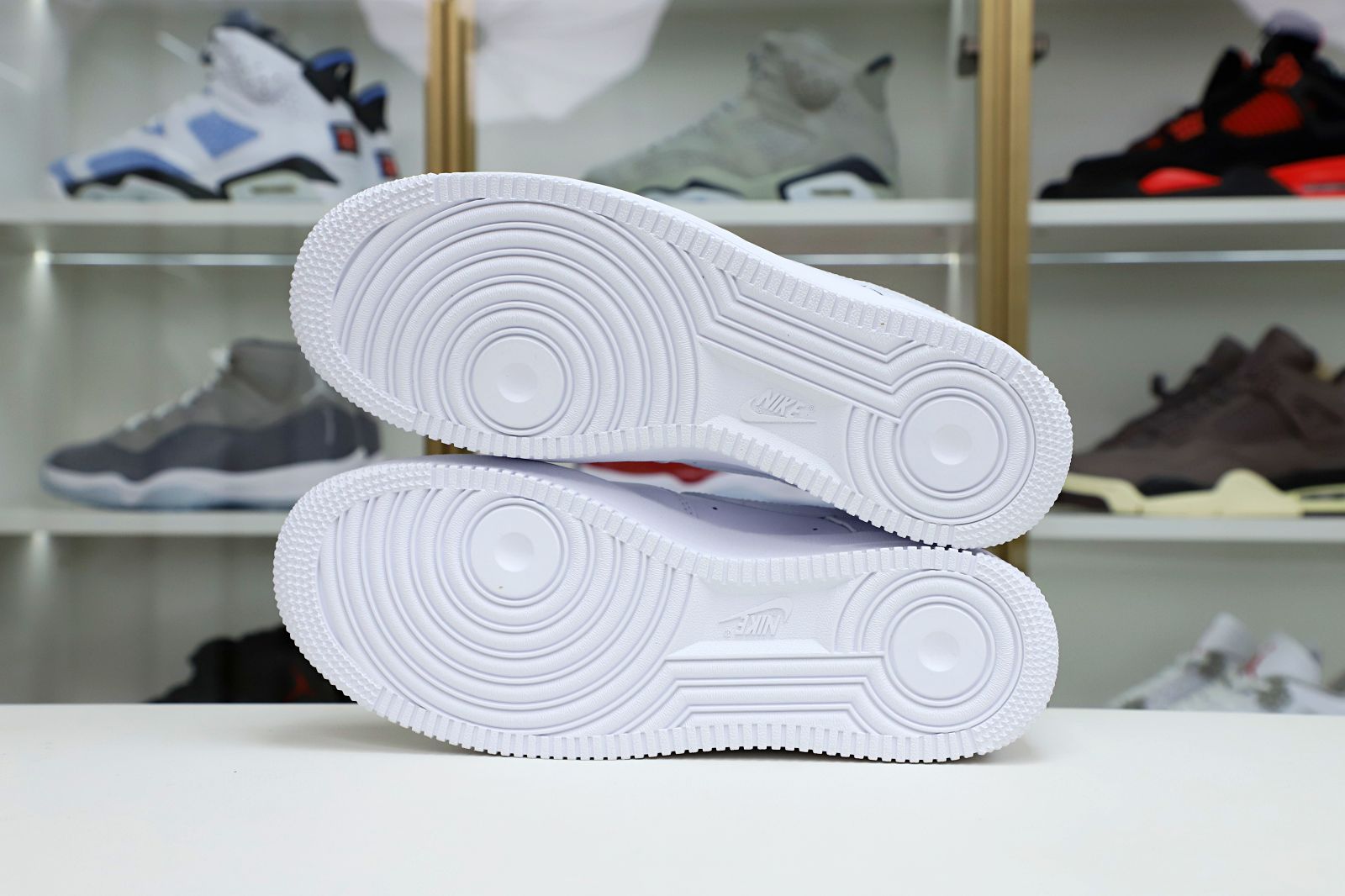 Nike Air Force 1 Low 