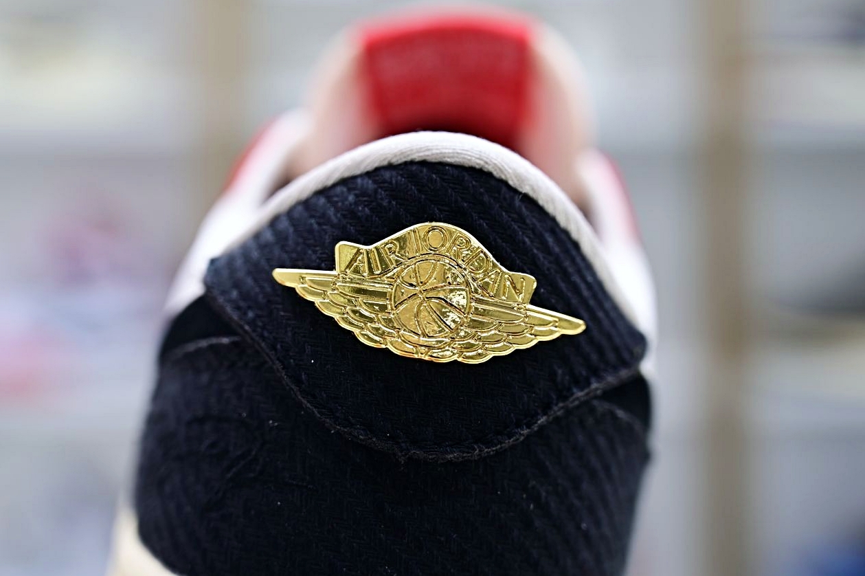 Trophy Room x Jordan Air Jordan 1 Low OG “Away”