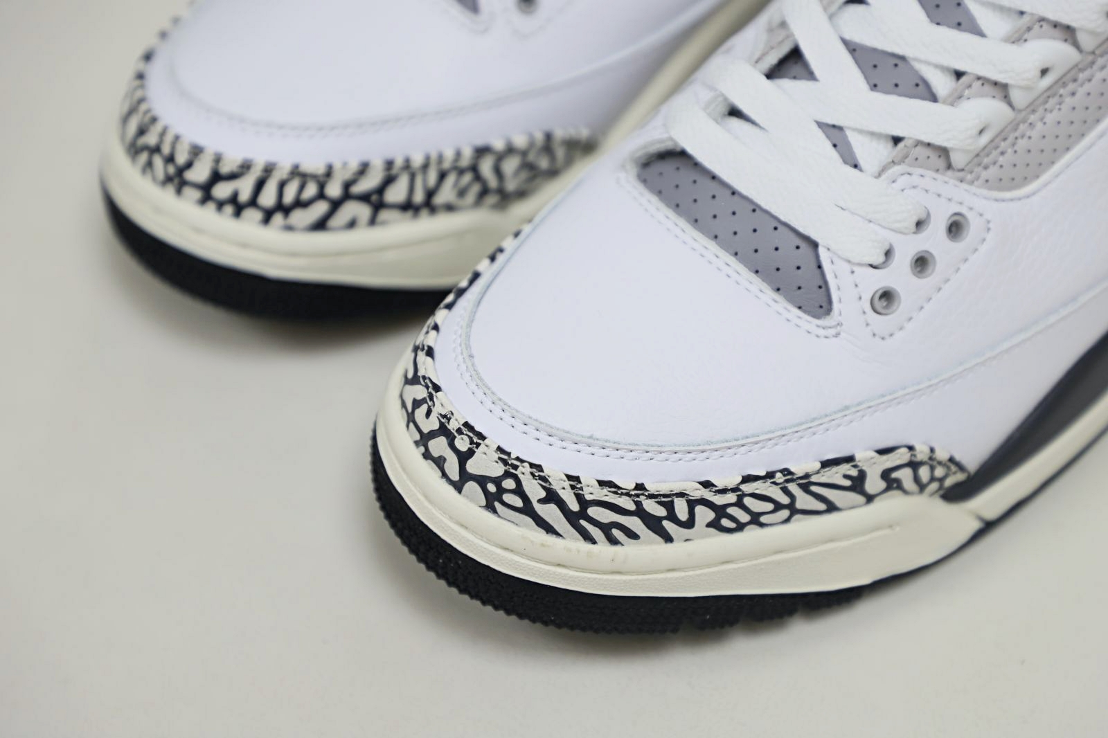 Jordan Air Jordan 3 Retro Hide N Sneak（DK6665-100）
