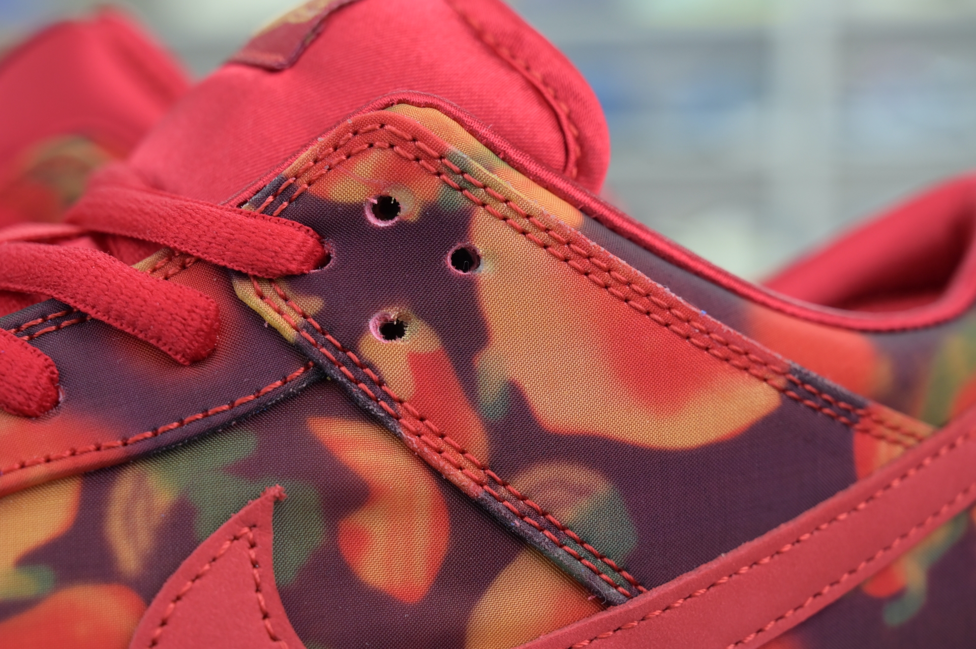 The Wizard of Oz x Nike SBDunk Low“Ruby Slipper”