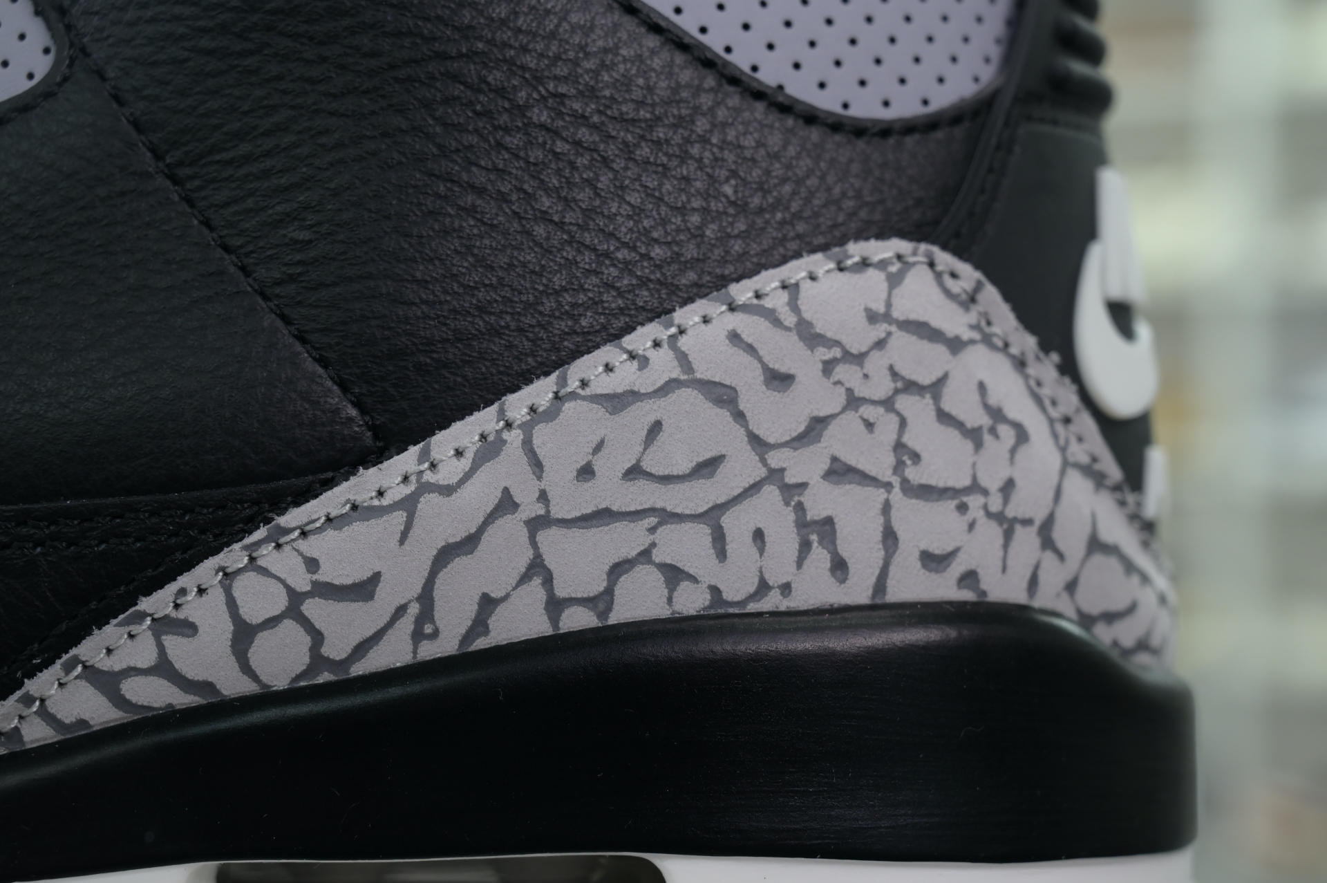 Air Jordan 3“Black Cement Reimagined”