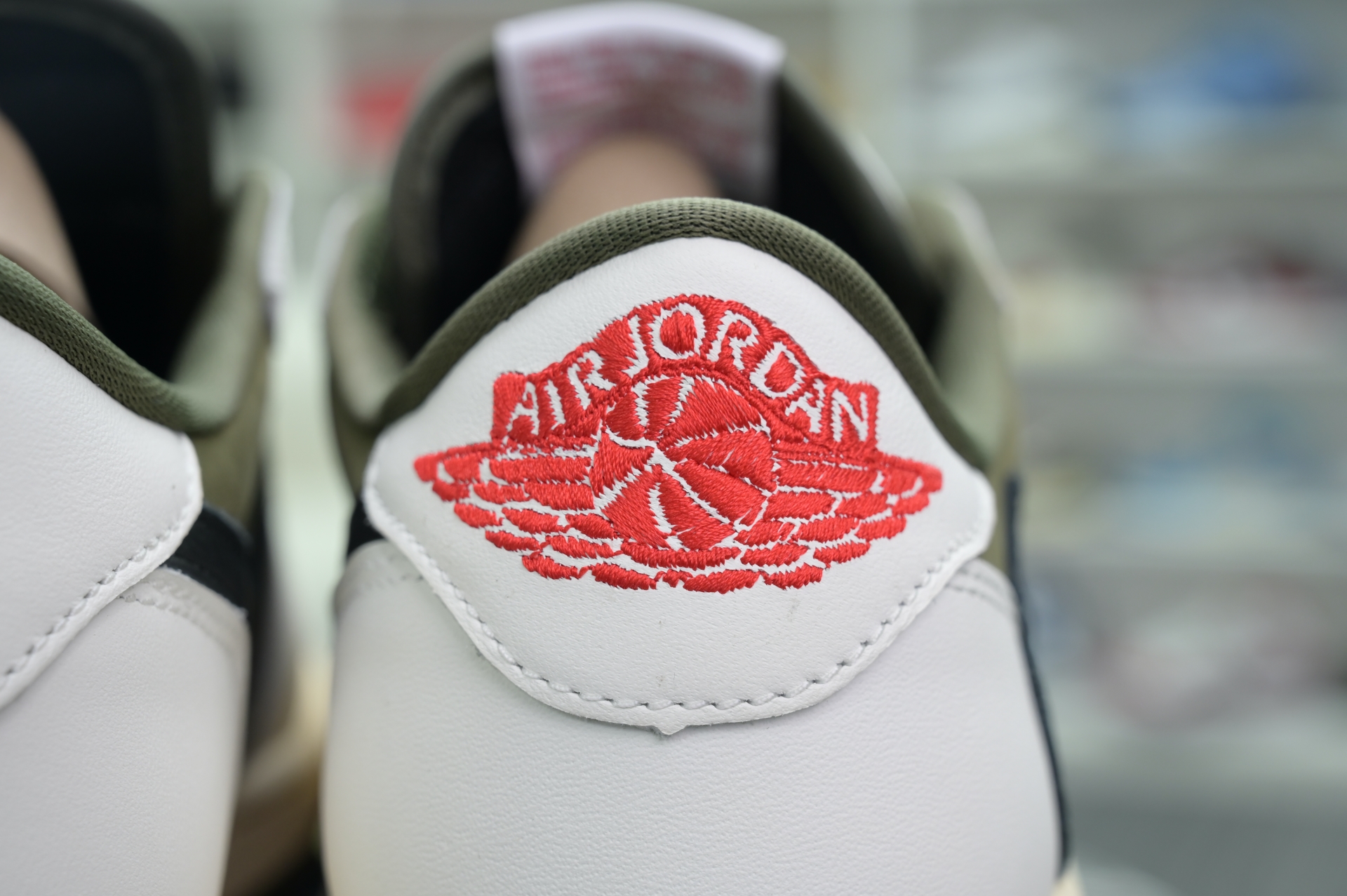 Travis Scott x Jordan Air Jordan 1 Low OG “Medium Olive”