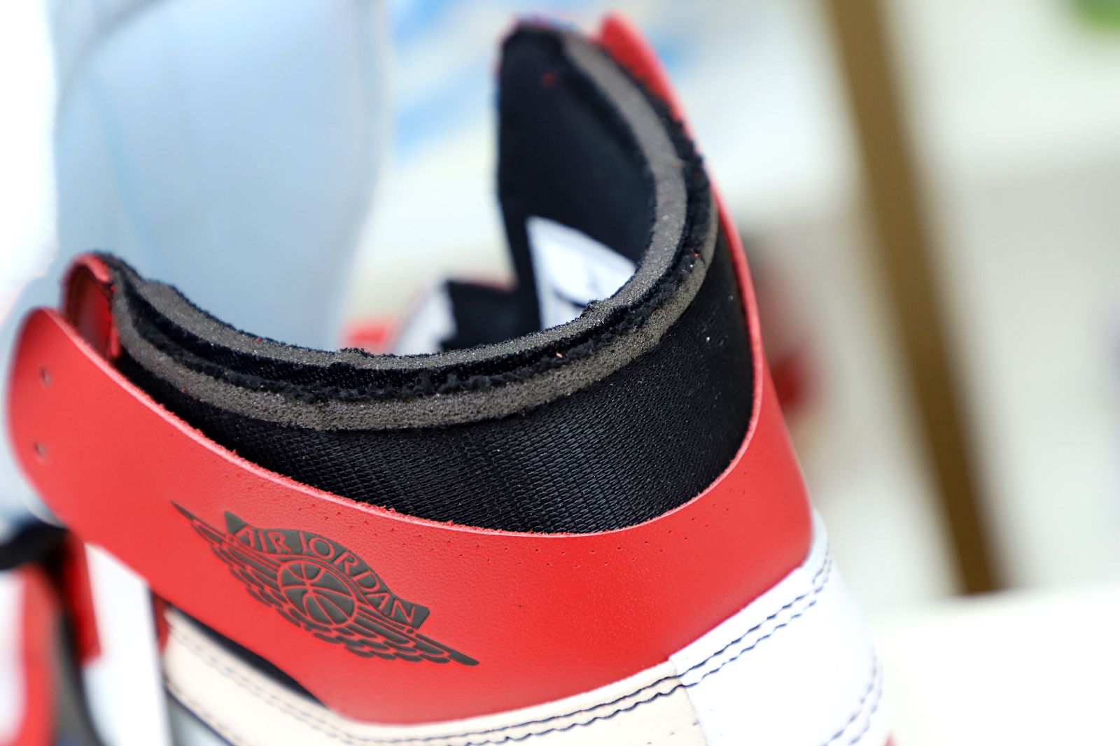 OFF-WHITE X AIR JORDAN 1 RETRO HIGH OG 'CHICAGO'