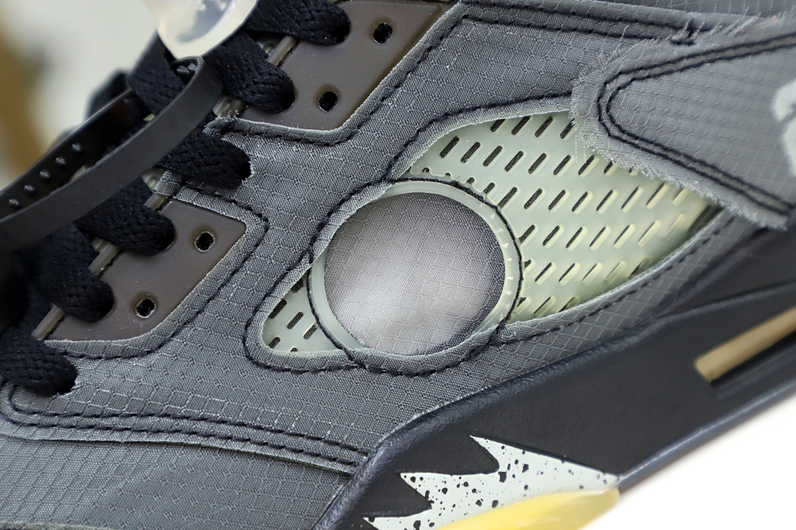 OFF-WHITE X AIR JORDAN 5 RETRO SP 'MUSLIN'