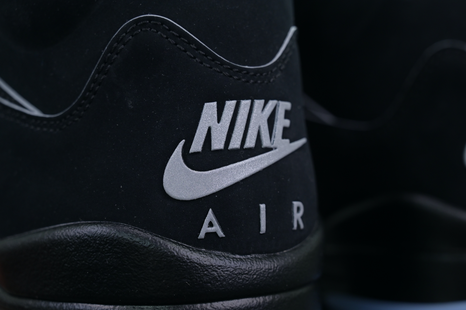 Jordan Air Jordan 5“BLACK METALLIC REIMAGINED”