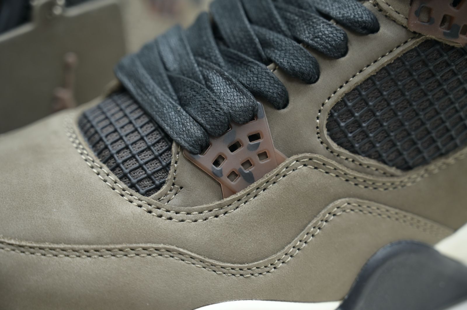 AIR JORDAN 4 RETRO COLOR