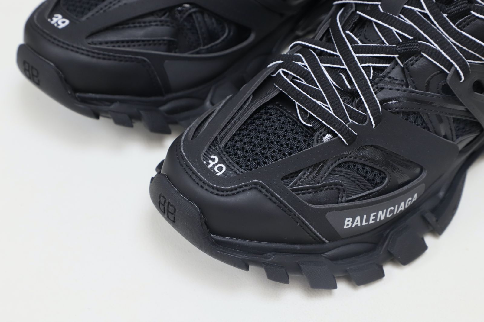 Balenciaga  Track（LED）