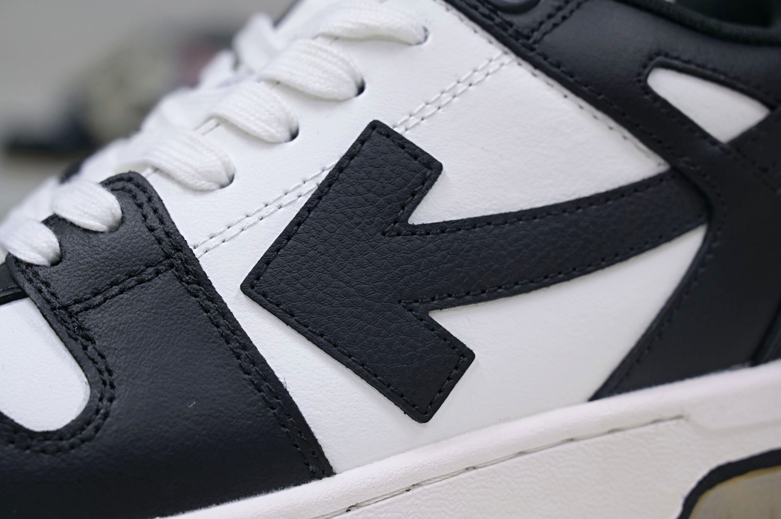 OFF-WHITE Ous Of Office